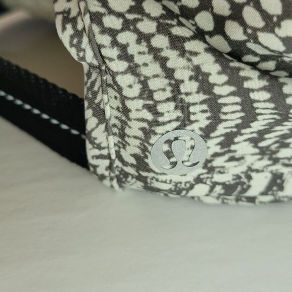 Lululemon Athletica Grey Baller Hat Run Lightweight Classic Ball Cap